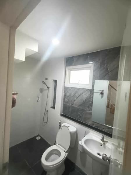 ไอลีฟ ไพร์ม วงแหวน-รังสิตคลอง 4, Pathum Thani, Khlong Si, Khlong Luang, Pathum Thani, 4 Bedrooms, 100 sqm, Townhouse For Sale, by The Best Property Agent ขวัญ, 500234439 - DDproperty.com