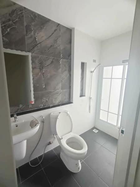 ไอลีฟ ไพร์ม วงแหวน-รังสิตคลอง 4, Pathum Thani, Khlong Si, Khlong Luang, Pathum Thani, 4 Bedrooms, 100 sqm, Townhouse For Sale, by The Best Property Agent ขวัญ, 500234439 - DDproperty.com