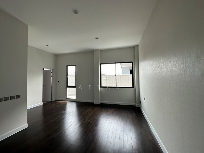 Grand Bangkok Boulevard Kaset-Nawamin, Bangkok, Khlong Kum, Bueng Kum, Bangkok, 5 Bedrooms, 591 sqm, Single Detached House For Sale, by Attar, 500234441 - DDproperty.com