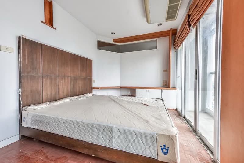 Silom Suite, Bangkok, Soi Sathorn 12, Sathorn Road, Silom, Bang Rak, Bangkok, 3 Bedrooms, 114 sqm, Condo For Sale, by Attar, 500234486 - DDproperty.com