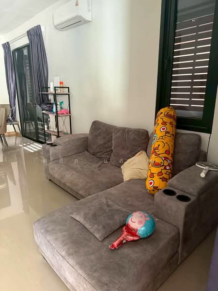 ให้เช่าทาวน์โฮม โครงการใหม่ ม.โกลเด้นท์พรีเว่ หนองมน ชลบุรี, Chon Buri (Pattaya), Saen Suk, Muang Chon Buri, Chon Buri (Pattaya), 4 Bedrooms, 120 sqm, Townhouse For Rent, by Dusit Saengfa, 500234501 - DDproperty.com