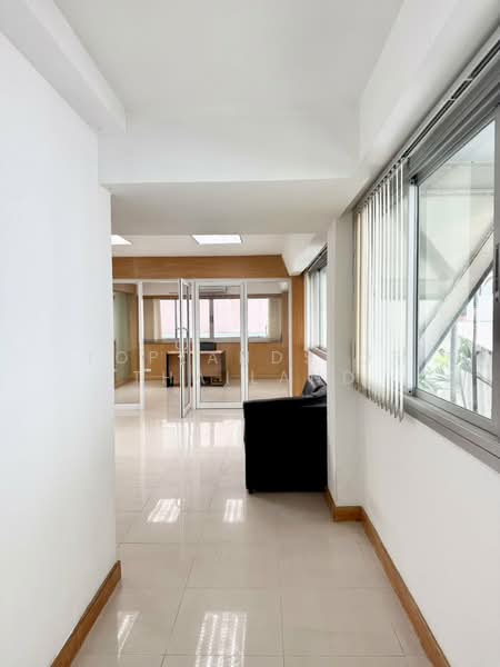 ให้เช่า พื้นที่สำนักงาน ชิดลม เพชรบุรีตัดใหม่ อาคาร เอส กรุ๊ป 110 ตร.ม. ใจกลางเมือง ใกล้ BTS ชิดลม, กรุงเทพ, เพชรบุรีตัดใหม่, มักกะสัน, ราชเทวี, กรุงเทพ, 110 ตร.ม., สำนักงาน ให้เช่า, โดย TopLands of Thailand, 500234507 - DDproperty.com