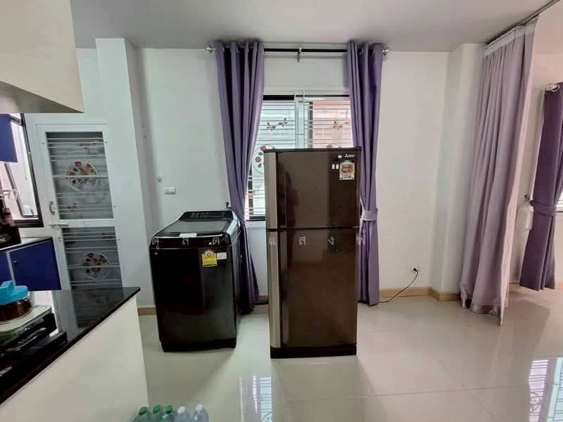ให้เช่าบ้านเดี่ยว ม.ธาดาทาวน์เคิร์ฟ บ่อวิน ศรีราชา, Chon Buri (Pattaya), Bo Win, Si Racha, Chon Buri (Pattaya), 3 Bedrooms, 120 sqm, Single Detached House For Rent, by Dusit Saengfa, 500234511 - DDproperty.com