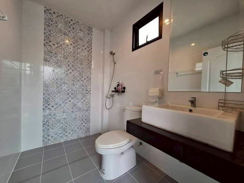 ให้เช่าบ้านเดี่ยว ม.ธาดาทาวน์เคิร์ฟ บ่อวิน ศรีราชา, Chon Buri (Pattaya), Bo Win, Si Racha, Chon Buri (Pattaya), 3 Bedrooms, 120 sqm, Single Detached House For Rent, by Dusit Saengfa, 500234511 - DDproperty.com