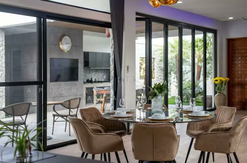 ให้เช่า - 4-Bedroom Villa with Private Sauna Rawai Phuket, ภูเก็ต