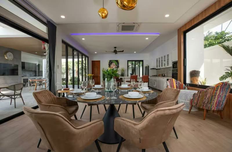 ให้เช่า - 4-Bedroom Villa with Private Sauna Rawai Phuket, ภูเก็ต