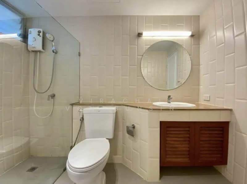 Siam Penthouse 2 Condominium : สยาม เพนท์เฮาส์ 2 คอนโดมิเนียม, กรุงเทพ, 72 ซอยสาทร 1 ถนนสาทร, ทุ่งมหาเมฆ, สาทร, กรุงเทพ, 175 ตร.ม., คอนโด ให้เช่า, โดย Virachai Vongbunsin, 500234548 - DDproperty.com