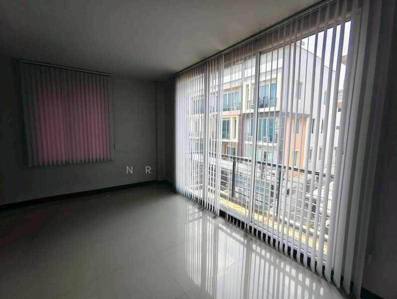 RK Biz Center Motorway - Airportlink, Bangkok, Motorway Road, Khlong Song Ton Nun, Lat Krabang, Bangkok, 2 Bedrooms, 250 sqm, Townhouse For Rent, by NR AGENT, 500234567 - DDproperty.com