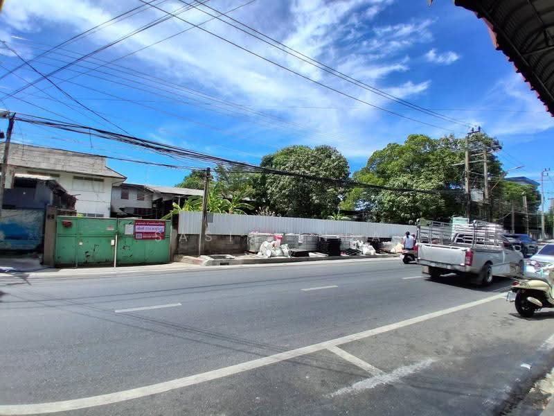 บ้านพร้อมที่ดิน 574 ตรว. ให้เช่าบ้านและสวน 40,000 บาท หรือขาย 150,000 บาท/ตรว., สมุทรปราการ, สายลวด (ใกล้วงเวียนท้ายบ้านทางไปปากน้ำ), ท้ายบ้าน, เมืองสมุทรปราการ, สมุทรปราการ, 2,296 ตร.ม., บ้านเดี่ยว ขาย, โดย Sasialinda, 500234576 - DDproperty.com