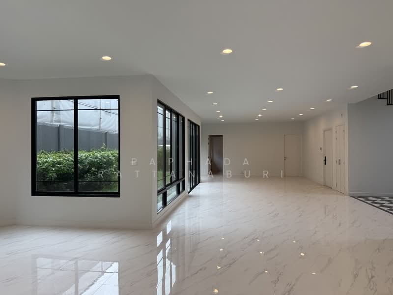 Setthasiri Wongwaen-Chatuchot, Bangkok, 1353 Sam Wa Tawan Tok, Sam Wa Tawan Tok, Khlong Sam Wa, Bangkok, 5 Bedrooms, 499 sqm, Single Detached House For Sale, by Paphada Rattanaburi, 500234586 - DDproperty.com