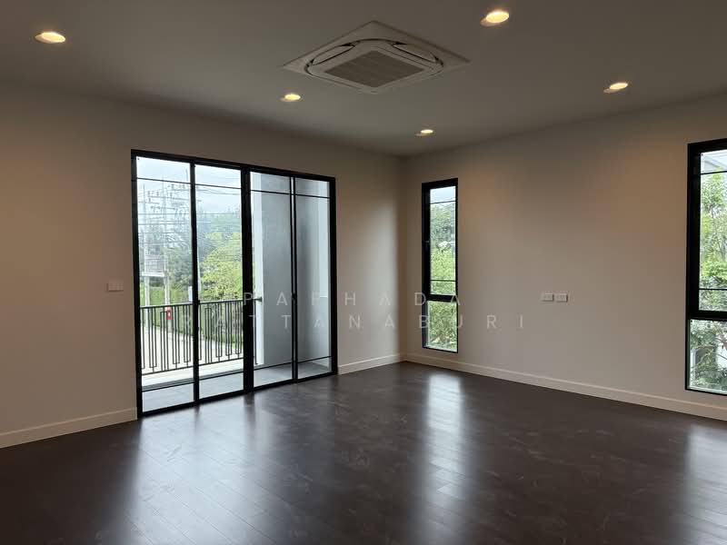 Setthasiri Wongwaen-Chatuchot : เศรษฐสิริ วงแหวน-จตุโชติ, กรุงเทพ, 1353 สามวาตะวันตก, สามวาตะวันตก, คลองสามวา, กรุงเทพ, 499 ตร.ม., บ้านเดี่ยว ขาย, โดย Paphada Rattanaburi, 500234586 - DDproperty.com