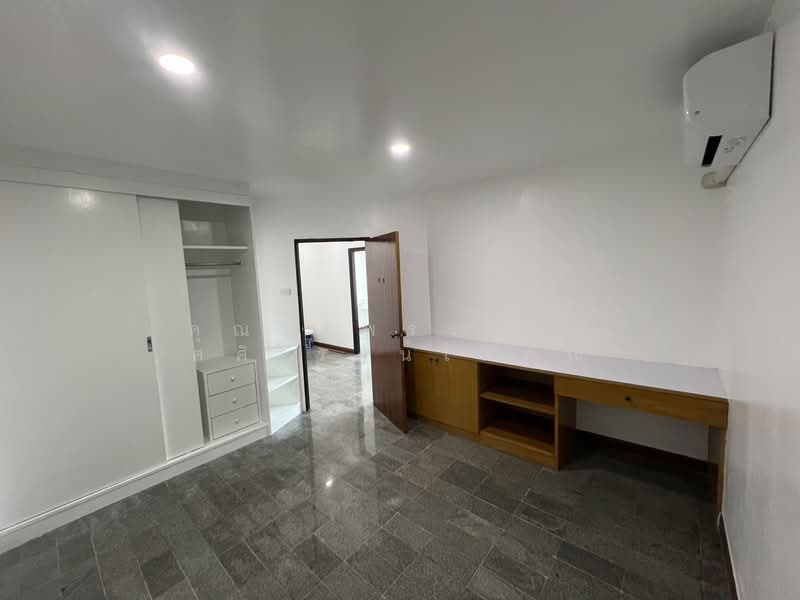 For Sale - La Maison Phaholyothin 24, Bangkok