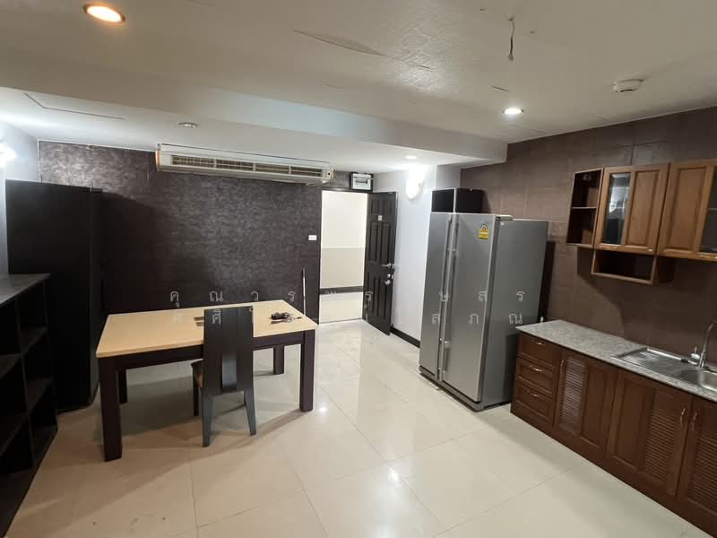 La Maison Phaholyothin 24, Bangkok, 133 Phahon Yothin 24 Alley, Jom Phon, Chatuchak, Bangkok, 5 Bedrooms, 209 sqm, Condo For Sale, by คุณวรพรรษสร ศศิโรจน์โสภณ, 500234662 - DDproperty.com