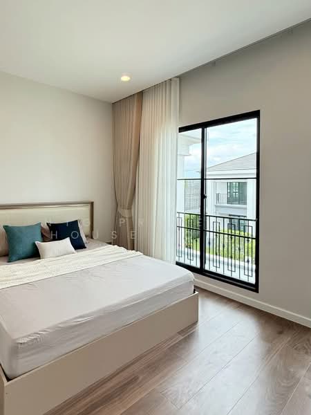 Setthasiri Serithai, Bangkok, Kanchanaphisek 11/3 Intersection 4, Khan Na Yao, Khan Na Yao, Bangkok, 4 Bedrooms, 250 sqm, Single Detached House For Rent, by NTG Property House Co.,Ltd., 500234665 - DDproperty.com