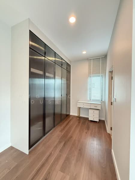 Setthasiri Serithai, Bangkok, Kanchanaphisek 11/3 Intersection 4, Khan Na Yao, Khan Na Yao, Bangkok, 4 Bedrooms, 250 sqm, Single Detached House For Rent, by NTG Property House Co.,Ltd., 500234665 - DDproperty.com