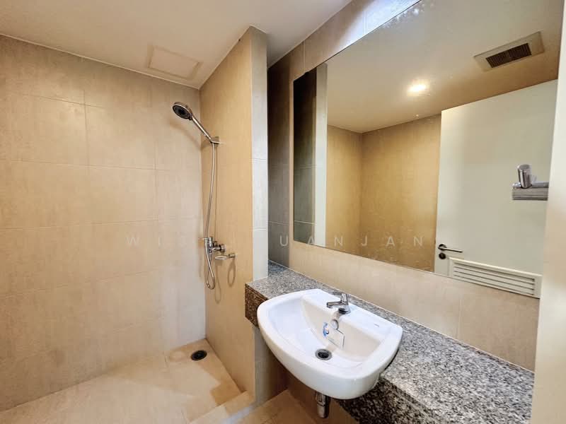 The Clover Thonglor Residence, Bangkok, Soi Sukhumvit 55, Khlong Tan Nua, Watthana, Bangkok, 2 Bedrooms, 78 sqm, Condo For Rent, by Wisa Nuanjan, 500234680 - DDproperty.com