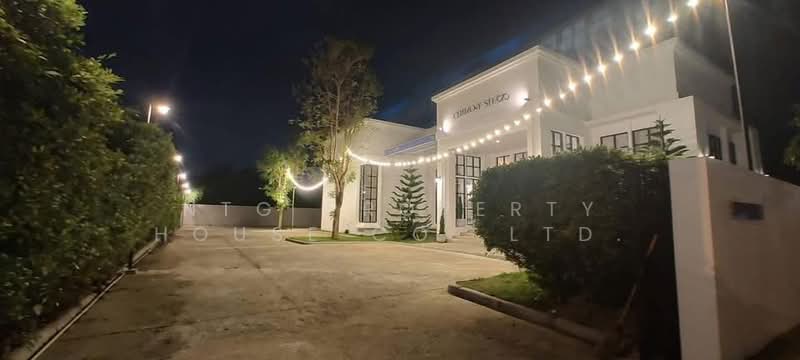 NG302 ขาย หรือ ให้เช่า ออฟฟิต คลีนิค สตูดิโอ แบริ่ง ใกล้รถไฟฟ้า เพียง 3 นาที, Bangkok, แบริ่ง5, Bang Na Tai, Bang Na, Bangkok, 3 Bedrooms, 250 sqm, Single Detached House For Rent, by NTG Property House Co.,Ltd., 500234694 - DDproperty.com