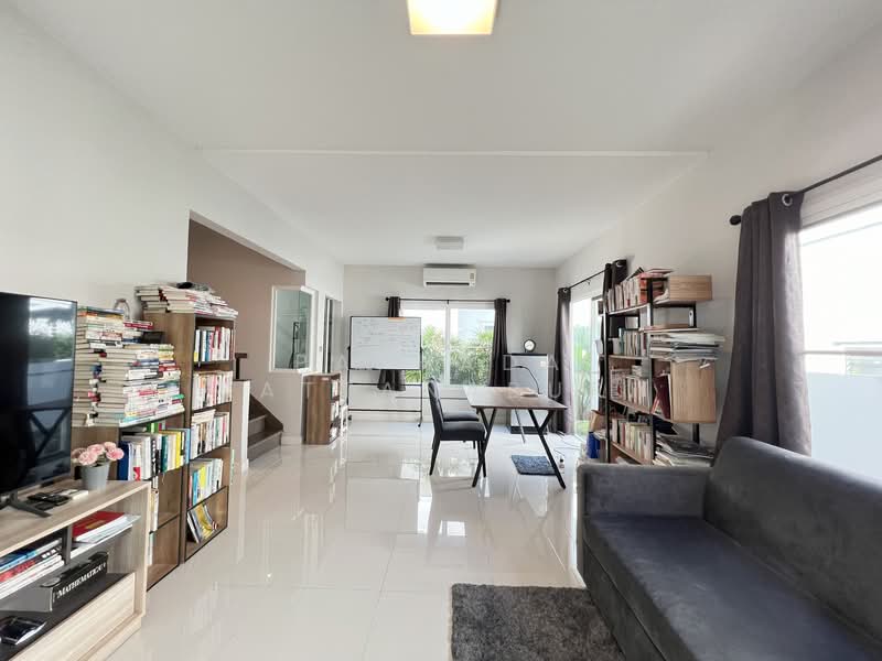 Mantana Onnut-Wongwaen 5 : มัณฑนา อ่อนนุช-วงแหวน 5, กรุงเทพ, ถนนกาญจนาภิเษก, ดอกไม้, ประเวศ, กรุงเทพ, 145 ตร.ม., บ้านเดี่ยว ขาย, โดย Paphada Rattanaburi, 500234696 - DDproperty.com