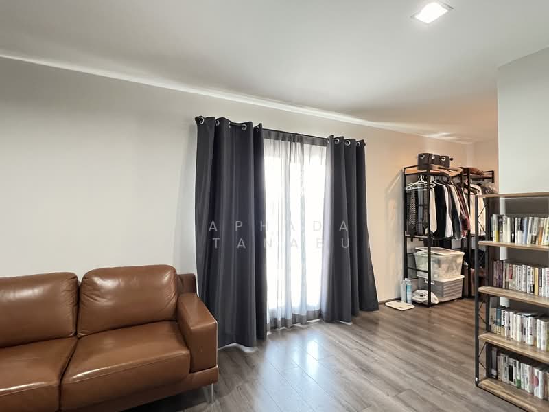 Mantana Onnut-Wongwaen 5 : มัณฑนา อ่อนนุช-วงแหวน 5, กรุงเทพ, ถนนกาญจนาภิเษก, ดอกไม้, ประเวศ, กรุงเทพ, 145 ตร.ม., บ้านเดี่ยว ขาย, โดย Paphada Rattanaburi, 500234696 - DDproperty.com