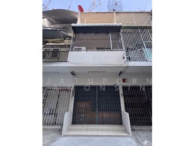 ขาย - อาคารพาณิชย์ 3 ชั้น ในซอยเพชรบุรี 18, กรุงเทพ