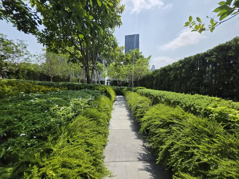 Via 34, Bangkok, 15 Soi Sukhumvit 34, Khong Tan, Khlong Toei, Bangkok, 3 Bedrooms, 146 sqm, Condo For Sale, by Jomchanok Aswavibul, 500234727 - DDproperty.com