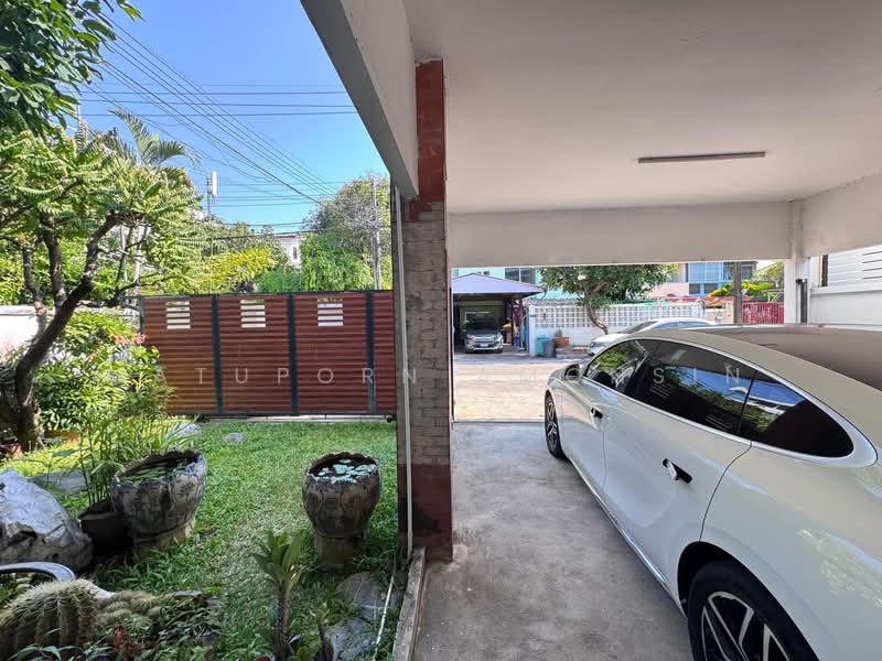 บ้านเดี่ยวแปลงใหญ่ 97 ตร.วา “วิภาวดี 62 แยก 4-1”, Bangkok, Talat Bang Khen, Lak Si, Bangkok, 4 Bedrooms, 250 sqm, Single Detached House For Sale, by Jatuporn Amonsin, 500234734 - DDproperty.com