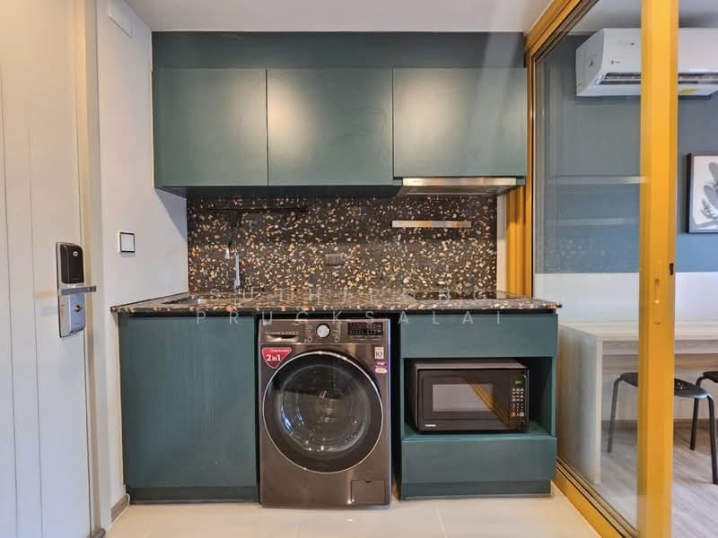 The Base Sukhumvit 50, Bangkok, Soi Roem Charoen 1, Sukhumvit 50 Road, Phra Kanong, Khlong Toei, Bangkok, 1 Bedroom, 32 sqm, Condo For Rent, by Suthipong Prucksalai, 500234737 - DDproperty.com