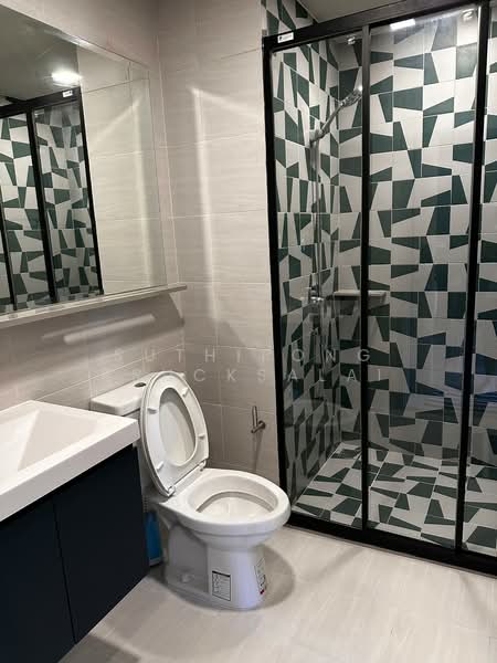 The Base Sukhumvit 50, Bangkok, Soi Roem Charoen 1, Sukhumvit 50 Road, Phra Kanong, Khlong Toei, Bangkok, 2 Bedrooms, 47 sqm, Condo For Rent, by Suthipong Prucksalai, 500234737 - DDproperty.com