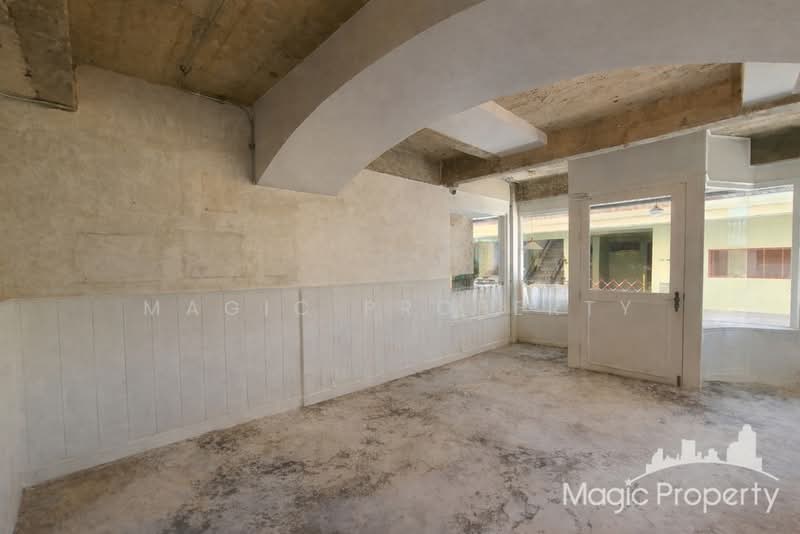 Brown Brick Apartment, Bangkok, Khlong Tan Nua, Watthana, Bangkok, , 200 sqm, Retail Space For Rent, by Magic Property, 500234743 - DDproperty.com