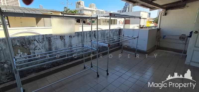 Commercial building in Soi Sukhumvit 39, Bangkok, ถนนสุขุมวิท, Khlong Tan Nua, Watthana, Bangkok, , 600 sqm, Shophouse For Rent, by Magic Property, 500234745 - DDproperty.com