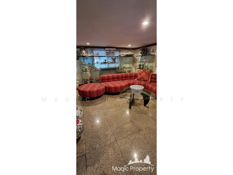 Commercial building in Soi Sukhumvit 39, Bangkok, ถนนสุขุมวิท, Khlong Tan Nua, Watthana, Bangkok, , 600 sqm, Shophouse For Rent, by Magic Property, 500234745 - DDproperty.com