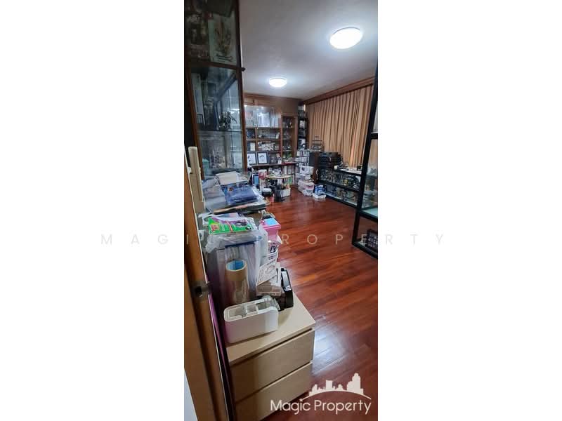 Commercial building in Soi Sukhumvit 39, Bangkok, ถนนสุขุมวิท, Khlong Tan Nua, Watthana, Bangkok, , 600 sqm, Shophouse For Rent, by Magic Property, 500234745 - DDproperty.com