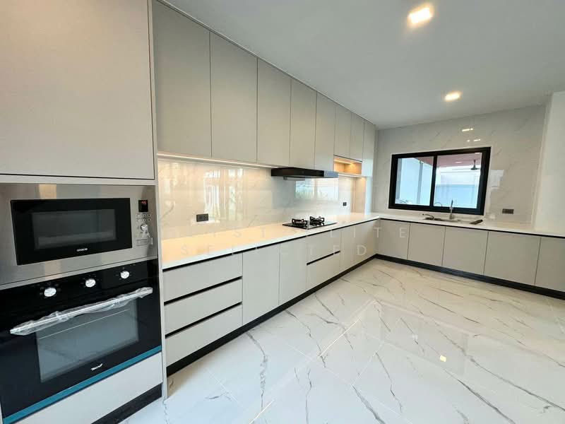 Pattaya Tower, Chon Buri (Pattaya), 79 Pattaya 4, Bang Lamung, Bang Lamung (Pattaya), Chon Buri (Pattaya), 5 Bedrooms, 300 sqm, Condo For Rent, by A LIST ELITE SELECTED, 500234758 - DDproperty.com