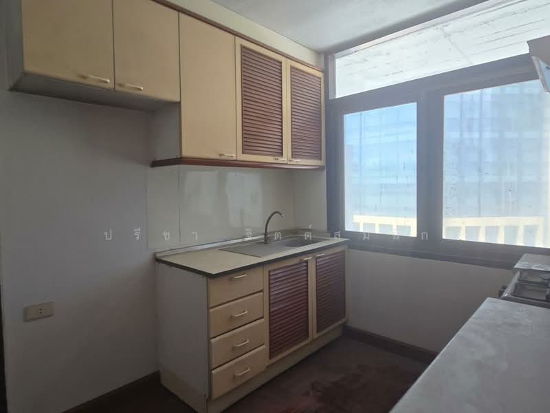 Low-rise, old-style apartment, 200 sq m, 3 bedrooms, 2 big balconies, pet-friendly, near BTS Ari, Bangkok, พหลโยธิน, Samsen Nai, Phaya Thai, Bangkok, 3 Bedrooms, 200 sqm, Villa For Rent, by ปรีชา จิตต์สมนึก, 500234770 - DDproperty.com