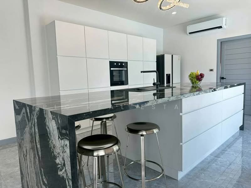 ขายวิลล่าหรูสไตล์โมเดิร์นพร้อมสระว่ายน้ำ – ห้วยใหญ่, ชลบุรี, บางละมุง, บางละมุง, ชลบุรี, 450 ตร.ม., วิลล่า ขาย, โดย PLC Real Estate, 500234844 - DDproperty.com