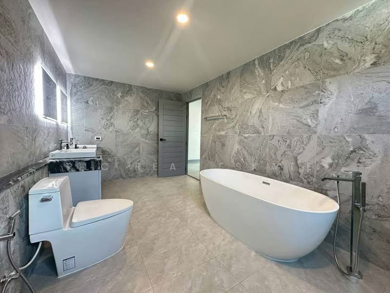 Luxury Modern Pool Villa for Sale – Huay Yai, Chon Buri (Pattaya), Bang Lamung, Bang Lamung (Pattaya), Chon Buri (Pattaya), 4 Bedrooms, 450 sqm, Villa For Sale, by PLC Real Estate, 500234844 - DDproperty.com