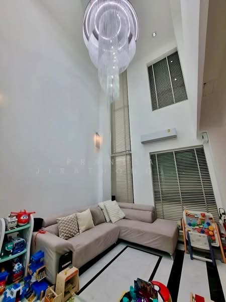 Narasiri Topiary Nawamindra, Bangkok, Nawamin Road, Khlong Kum, Bueng Kum, Bangkok, 4 Bedrooms, 317 sqm, Single Detached House For Sale, by Pranisa Jirathongpoon, 500234851 - DDproperty.com