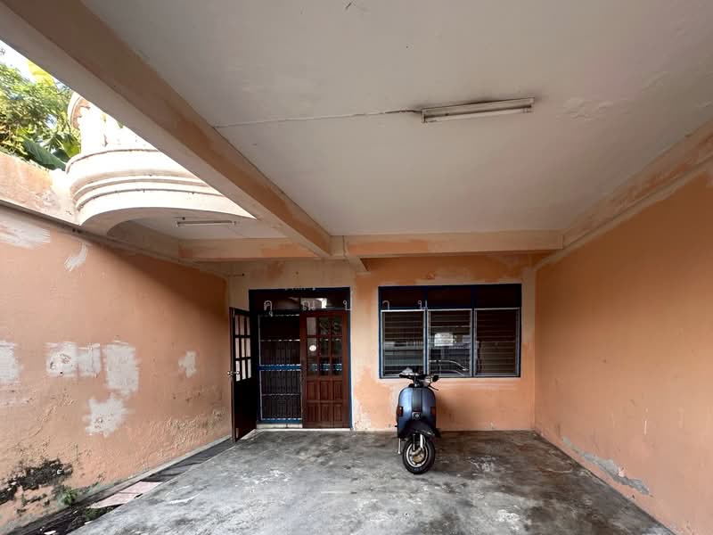 ทาว์นเฮาส์ ซอยวัดวังหิน ใจกลางเมืองศรีราชา เดินทางสะดวกสบาย เข้าออกง่าย ปากซอยวัดวังหิน, Chon Buri (Pattaya), Surasak, Si Racha, Chon Buri (Pattaya), 3 Bedrooms, 130 sqm, Townhouse For Sale, by คุณป่าน, 500234929 - DDproperty.com