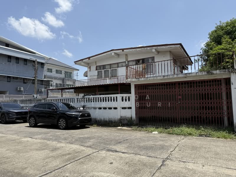 Ruamchok Subdistrict Village, Bangkok, 70 Chok Chai 4 Soi 54, Lat Phrao, Lat Phrao, Bangkok, 3 Bedrooms, 250 sqm, Single Detached House For Sale, by Paphada Rattanaburi, 500234932 - DDproperty.com