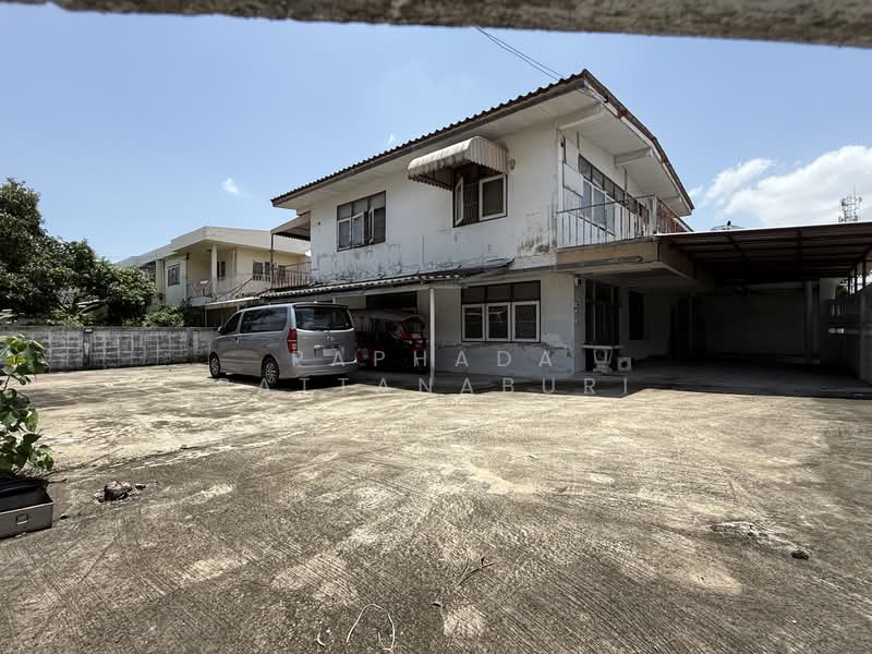 Ruamchok Subdistrict Village, Bangkok, 70 Chok Chai 4 Soi 54, Lat Phrao, Lat Phrao, Bangkok, 3 Bedrooms, 250 sqm, Single Detached House For Sale, by Paphada Rattanaburi, 500234932 - DDproperty.com