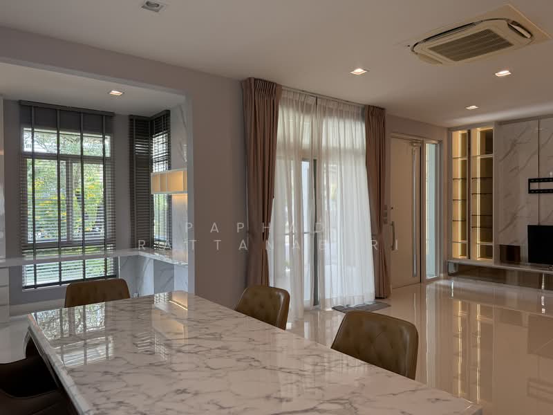 Mantana Motorway-New Krungthepkreetha, Bangkok, Phatthana Chonnabot 4 Road, Khlong Song Ton Nun, Lat Krabang, Bangkok, 4 Bedrooms, 286 sqm, Single Detached House For Sale, by Paphada Rattanaburi, 500234945 - DDproperty.com