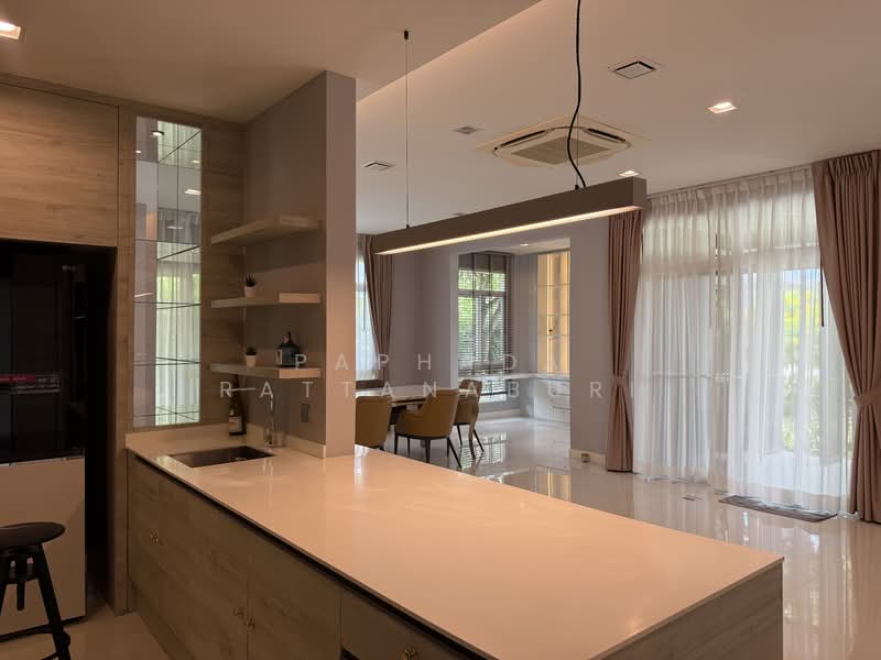 Mantana Motorway-New Krungthepkreetha, Bangkok, Phatthana Chonnabot 4 Road, Khlong Song Ton Nun, Lat Krabang, Bangkok, 4 Bedrooms, 286 sqm, Single Detached House For Sale, by Paphada Rattanaburi, 500234945 - DDproperty.com