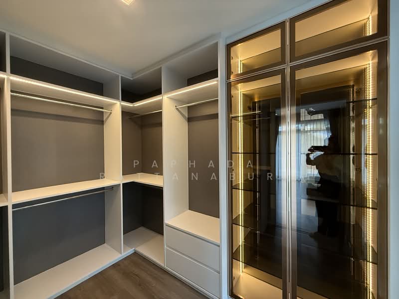 Mantana Motorway-New Krungthepkreetha, Bangkok, Phatthana Chonnabot 4 Road, Khlong Song Ton Nun, Lat Krabang, Bangkok, 4 Bedrooms, 286 sqm, Single Detached House For Sale, by Paphada Rattanaburi, 500234945 - DDproperty.com