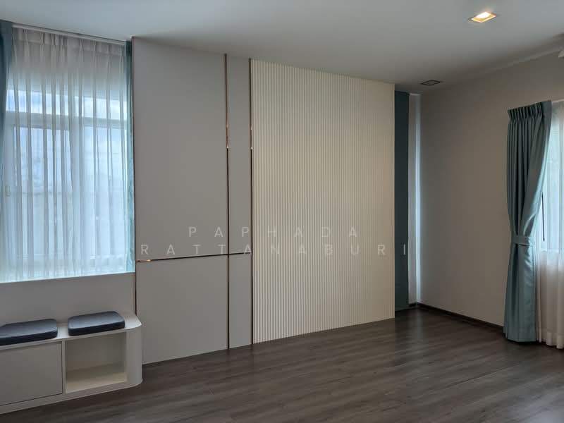 Mantana Motorway-New Krungthepkreetha, Bangkok, Phatthana Chonnabot 4 Road, Khlong Song Ton Nun, Lat Krabang, Bangkok, 4 Bedrooms, 286 sqm, Single Detached House For Sale, by Paphada Rattanaburi, 500234945 - DDproperty.com