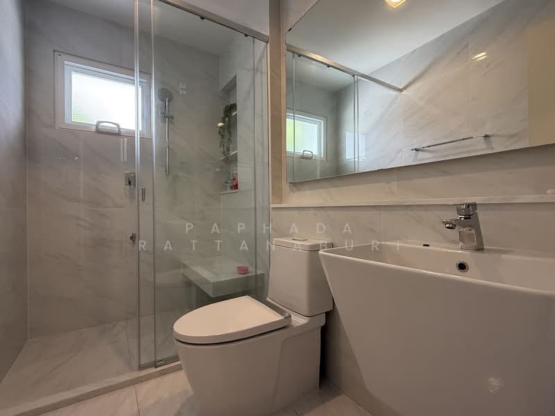 Mantana Motorway-New Krungthepkreetha, Bangkok, Phatthana Chonnabot 4 Road, Khlong Song Ton Nun, Lat Krabang, Bangkok, 4 Bedrooms, 286 sqm, Single Detached House For Sale, by Paphada Rattanaburi, 500234945 - DDproperty.com