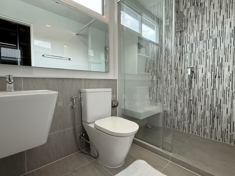 Mantana Motorway-New Krungthepkreetha : มัณฑนา มอเตอร์เวย์-กรุงเทพกรีฑาตัดใหม่, กรุงเทพ, ถนนพัฒนาชนบท 4, คลองสองต้นนุ่น, ลาดกระบัง, กรุงเทพ, 286 ตร.ม., บ้านเดี่ยว ขาย, โดย Paphada Rattanaburi, 500234945 - DDproperty.com