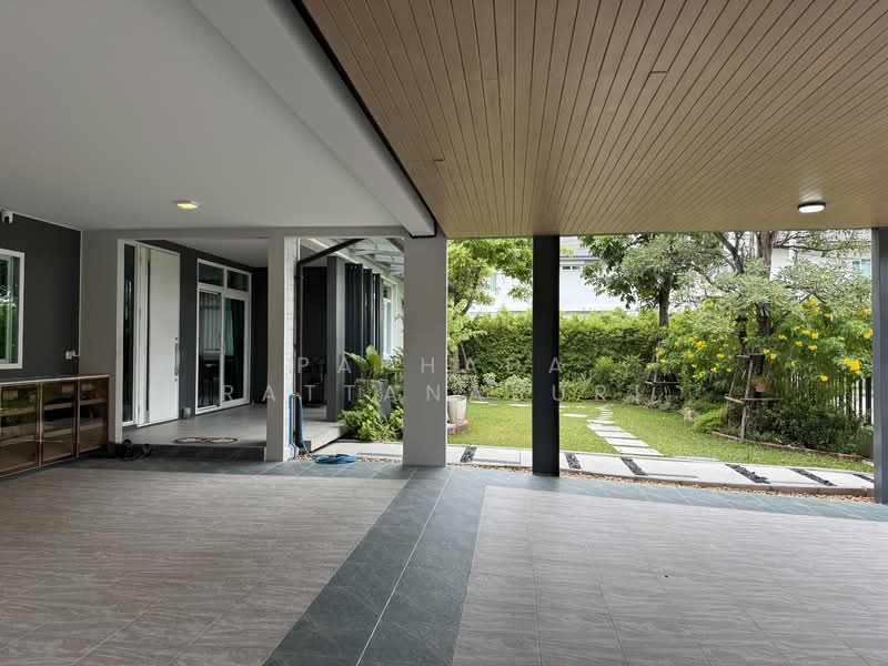 Mantana Motorway-New Krungthepkreetha, Bangkok, Phatthana Chonnabot 4 Road, Khlong Song Ton Nun, Lat Krabang, Bangkok, 4 Bedrooms, 286 sqm, Single Detached House For Sale, by Paphada Rattanaburi, 500234945 - DDproperty.com