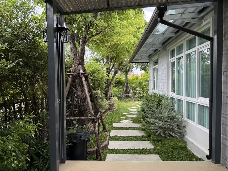 Mantana Motorway-New Krungthepkreetha, Bangkok, Phatthana Chonnabot 4 Road, Khlong Song Ton Nun, Lat Krabang, Bangkok, 4 Bedrooms, 286 sqm, Single Detached House For Sale, by Paphada Rattanaburi, 500234945 - DDproperty.com