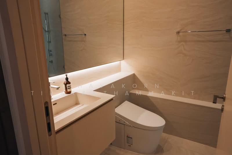 The Strand Thonglor, Bangkok, 36 Soi Sukhumvit 55, Khlong Tan Nua, Watthana, Bangkok, 1 Bedroom, 92 sqm, Condo For Rent, by Chayakorn Tirarakthammakit, 500234946 - DDproperty.com