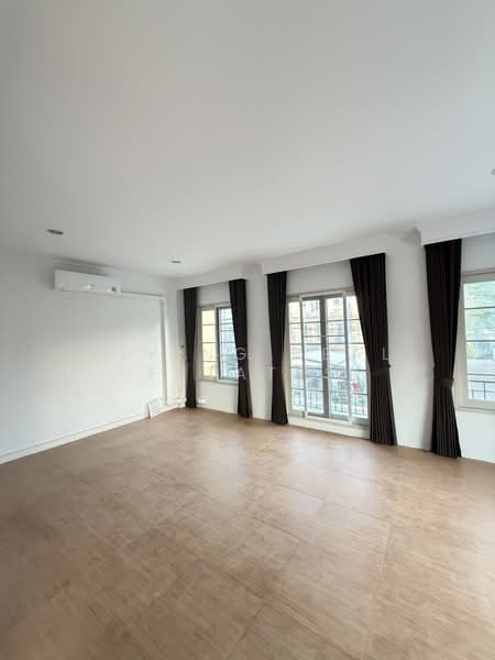 Urban Sathorn, Bangkok, Ratchaphruek Road, Bang Chak, Phasi Charoen, Bangkok, 3 Bedrooms, 300 sqm, Townhouse For Rent, by Living Real Estates, 500234948 - DDproperty.com